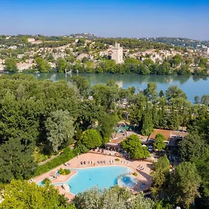 4* Campingplatz Du Pont D'avignon