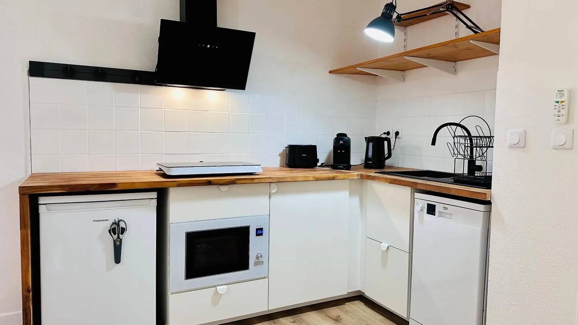 Apartment 40M2-Air Conditioning-Elevator-Underground Parking-Self Checkin! Appart Climatise 40M2-Ascenseur-Parking Souterrain -Arrivee Autonome Avignon 0*,  France