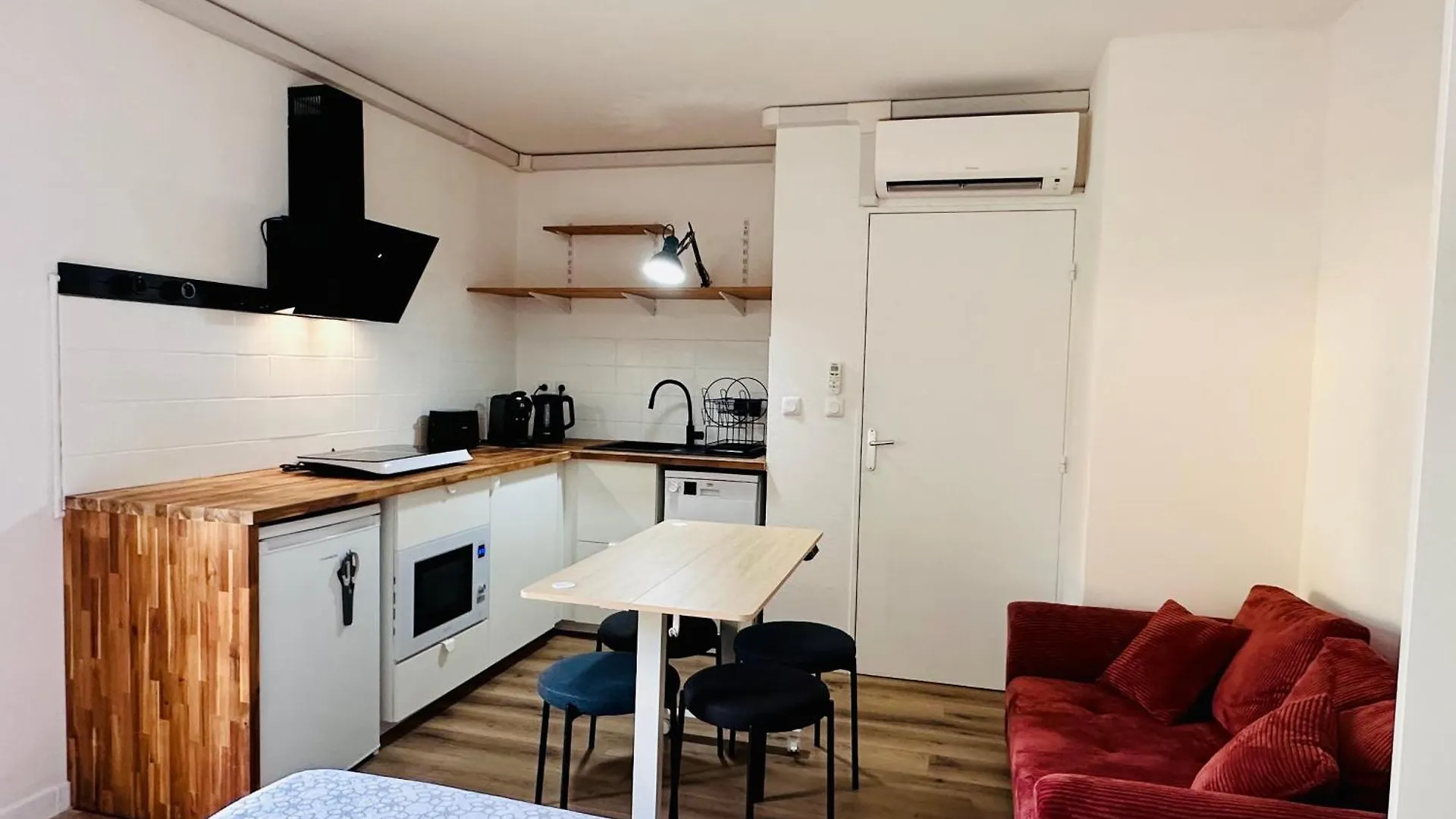 Apartment 40M2-Air Conditioning-Elevator-Underground Parking-Self Checkin! Appart Climatise 40M2-Ascenseur-Parking Souterrain -Arrivee Autonome Avignon