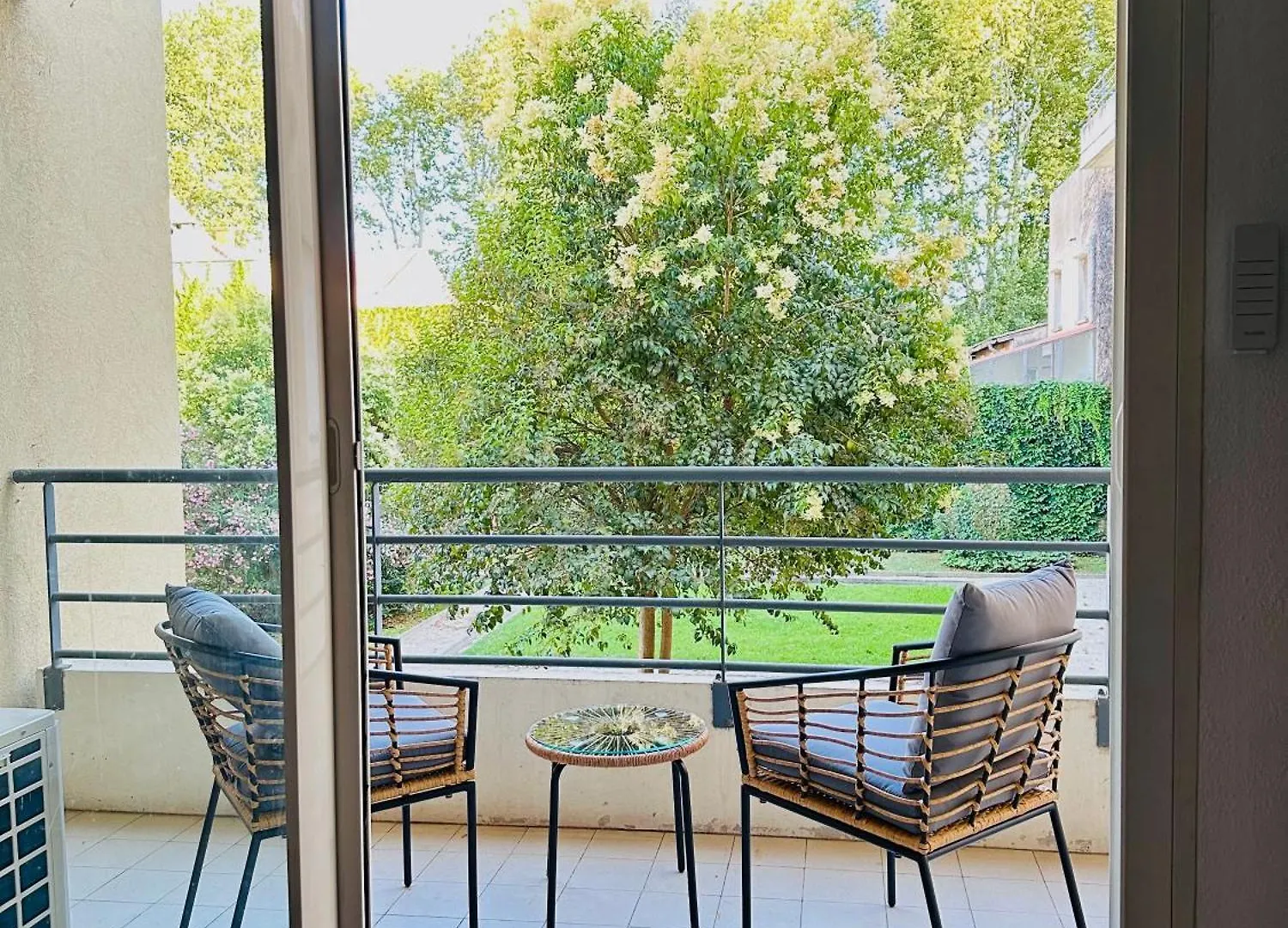 Apartment 40M2-Air Conditioning-Elevator-Underground Parking-Self Checkin! Appart Climatise 40M2-Ascenseur-Parking Souterrain -Arrivee Autonome Avignon