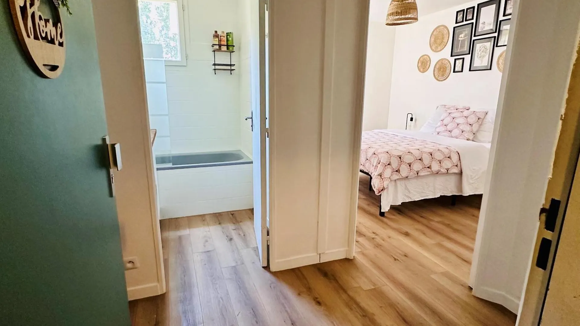 Apartment 40M2-Air Conditioning-Elevator-Underground Parking-Self Checkin! Appart Climatise 40M2-Ascenseur-Parking Souterrain -Arrivee Autonome Avignon