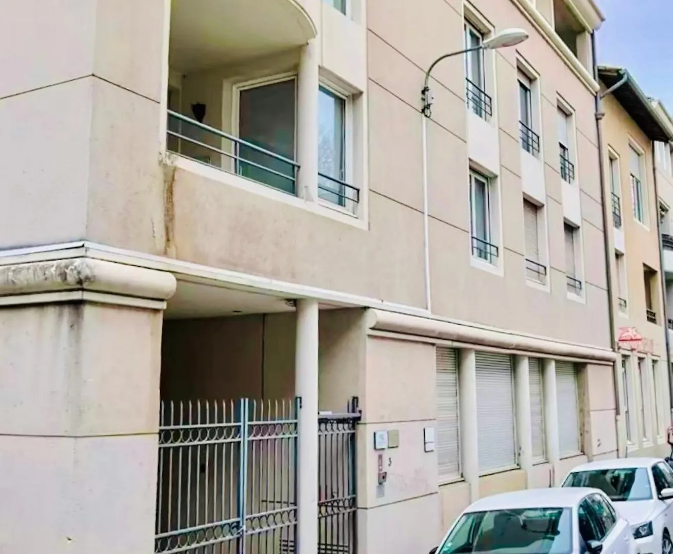 Apartment 40M2-Air Conditioning-Elevator-Underground Parking-Self Checkin! Appart Climatise 40M2-Ascenseur-Parking Souterrain -Arrivee Autonome Avignon France
